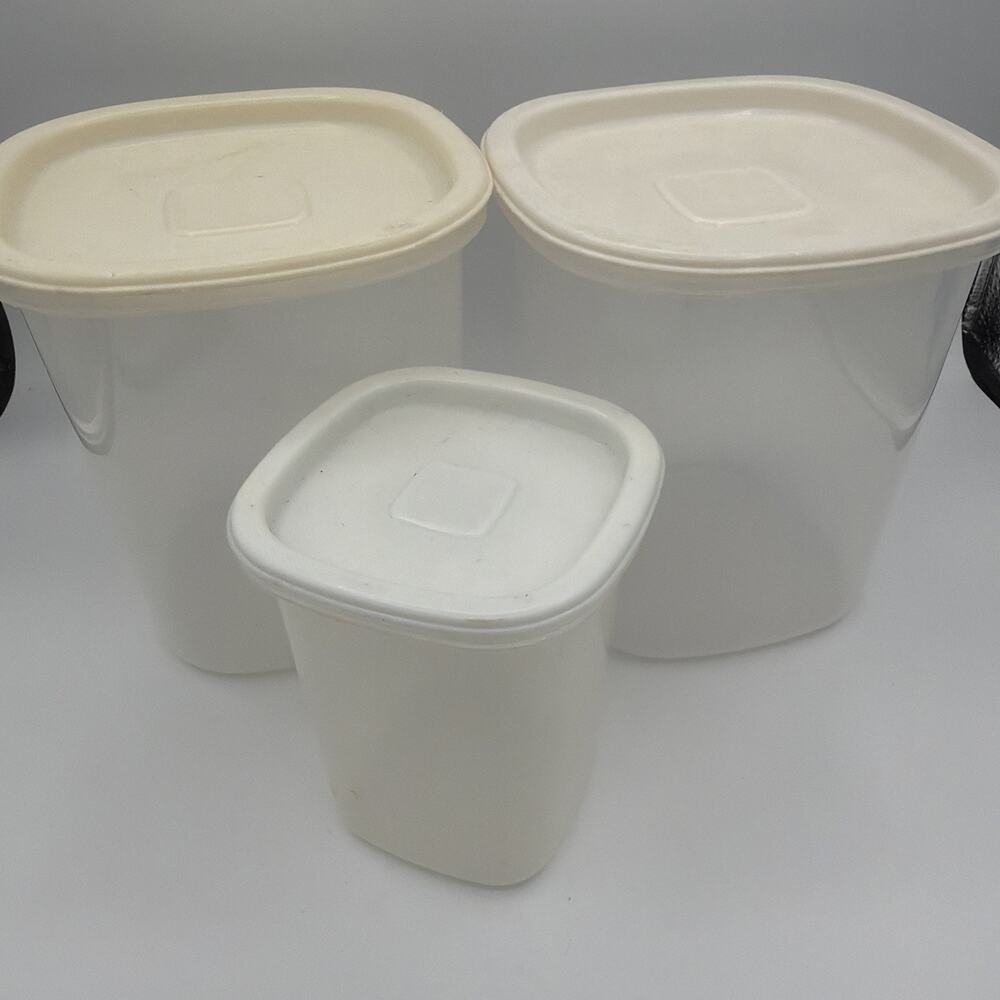 Lot Rubbermaid 2- 3 Qt 1 - 1.8 Pt Servin Saver Storage Canister Container Almond